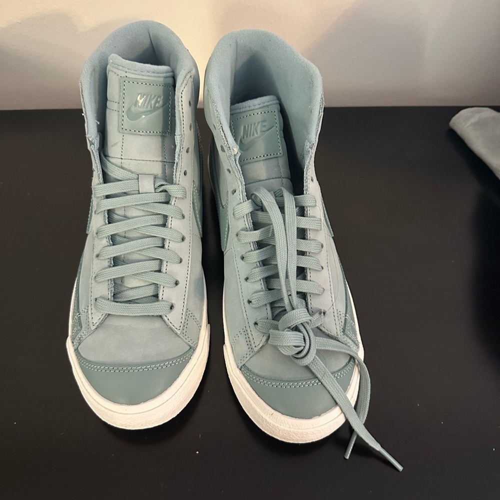 Nike High-Top Sneakers in Teal